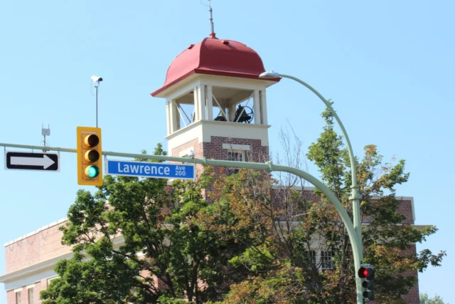 Come and explore the history of Downtown Kelowna! Join us tomorrow for ‘The Downtown Scoop Walking Tour.’ There is still time to register. Can’t make it then? Don’t fret. We have another tour on August 23. Visit the link in our profile for more details and to register.
.
.
.
#KelownaTours #KelownaHistory #DowntownKelowna #ExploreKelowna #KelownaCulture #KelownaMuseums #TourismKelowna #YLW